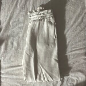 white aritzia joggers